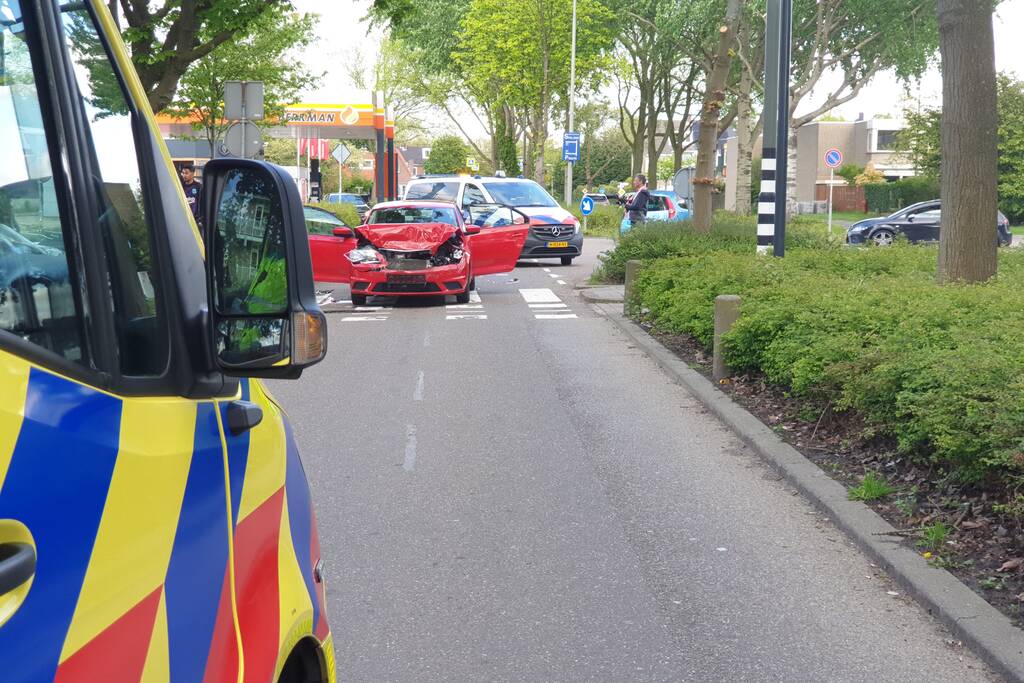 Veel schade bij kop-staartbotsing