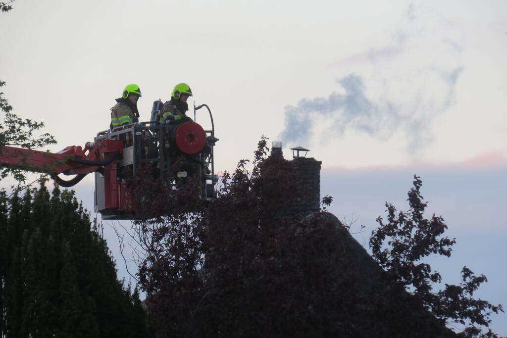 Brand in woning met rieten dak