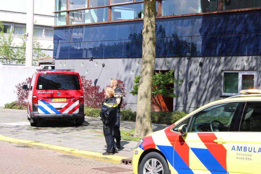 Brandweer doet onderzoek in pand Rijkswaterstaat