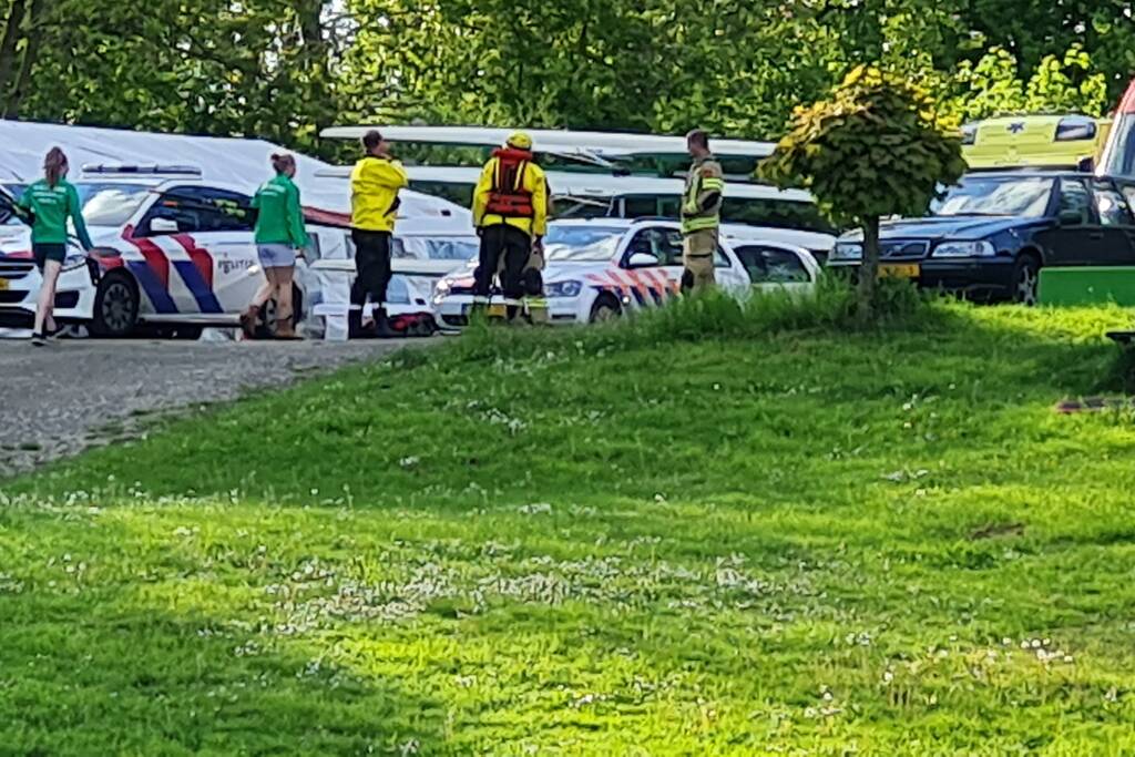 Persoon raakt te water