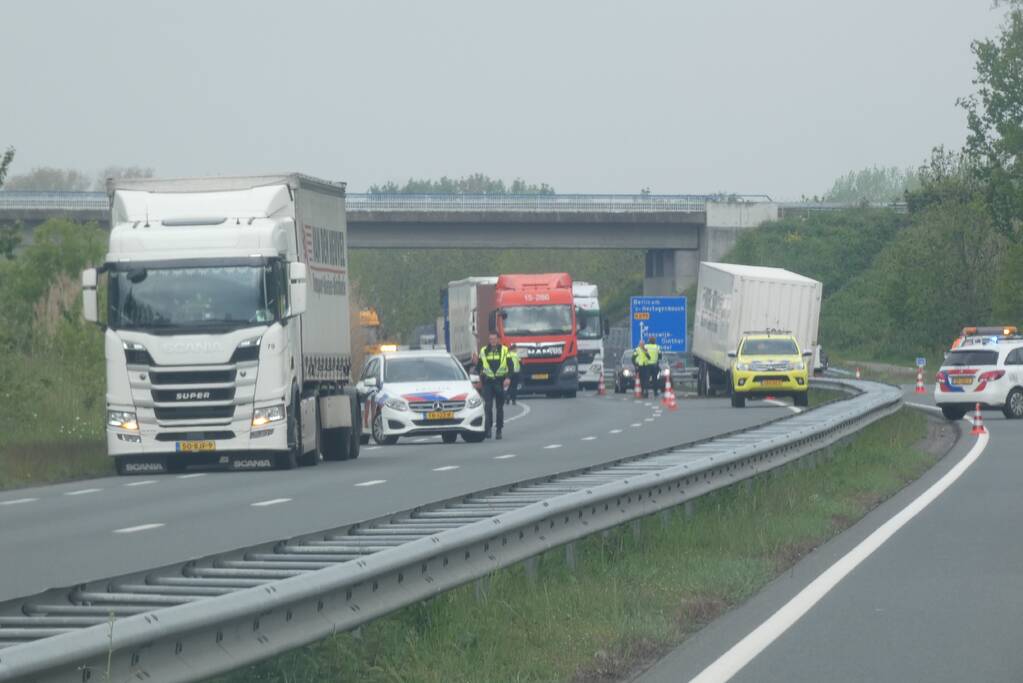 Vrachtwagencombinatie verliest trailer