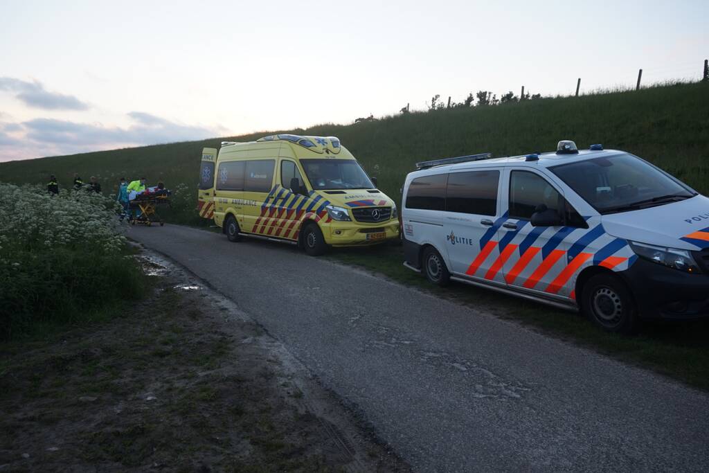Motorrijder gewond na val op dijk