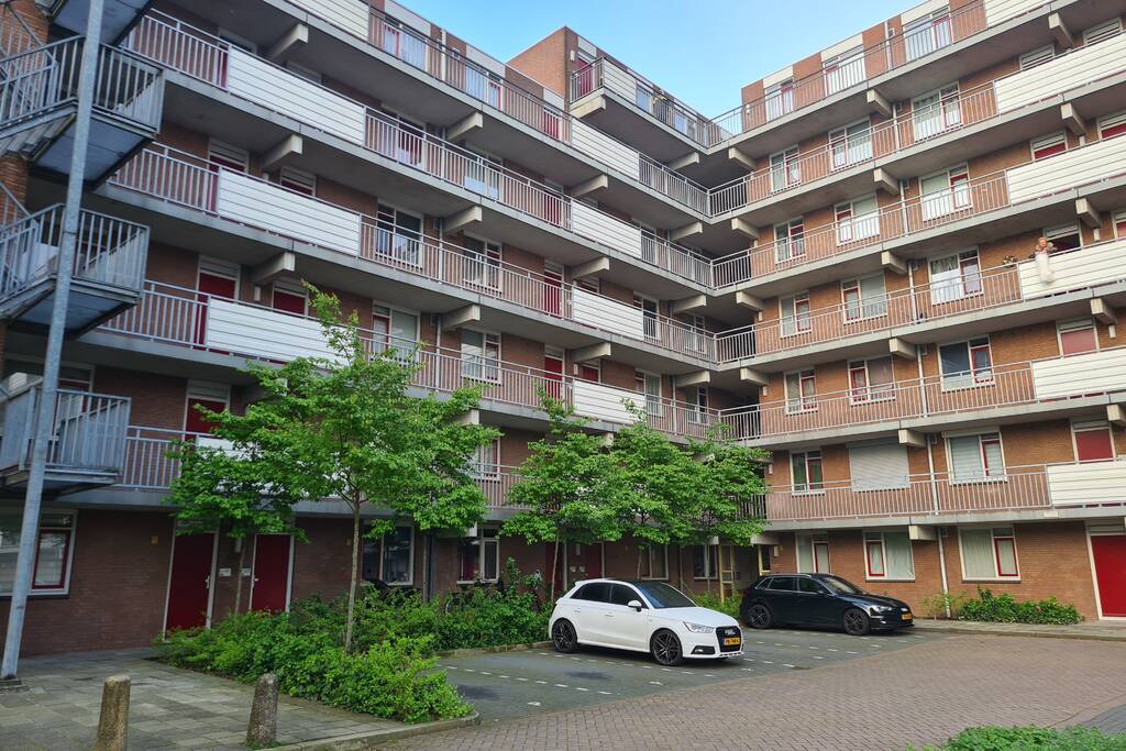 Hennepkwekerij in flat aangetroffen