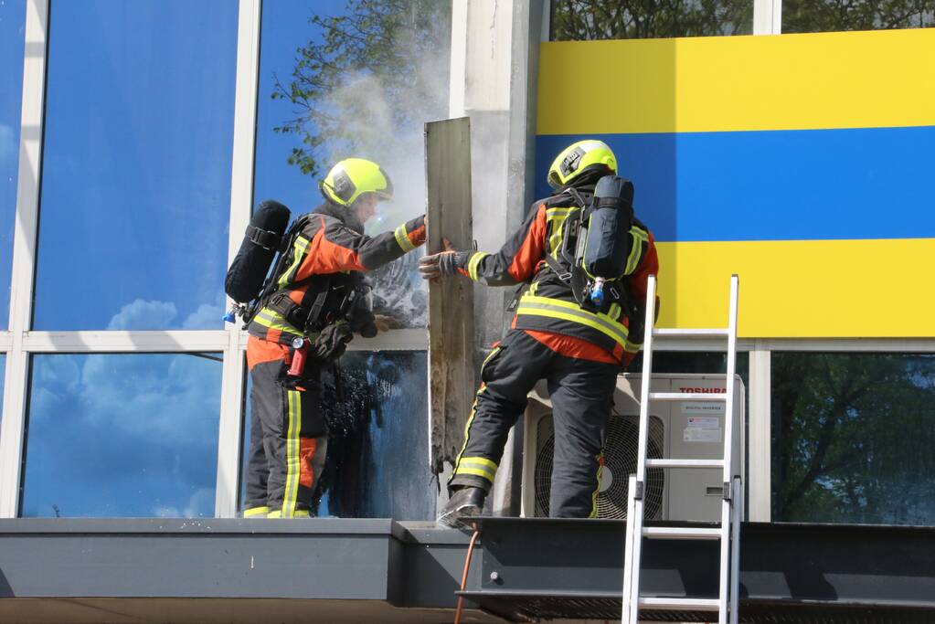 Brand in spouwmuur bij dakwerkzaamheden Toolstation