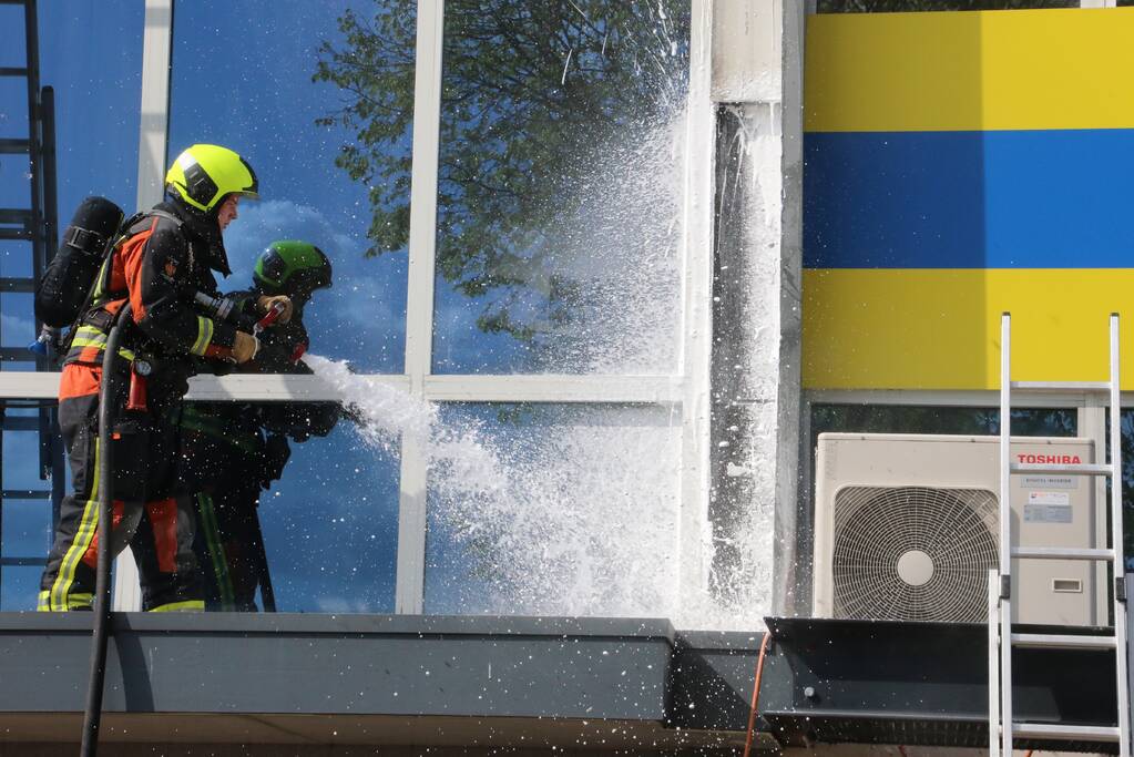 Brand in spouwmuur bij dakwerkzaamheden Toolstation