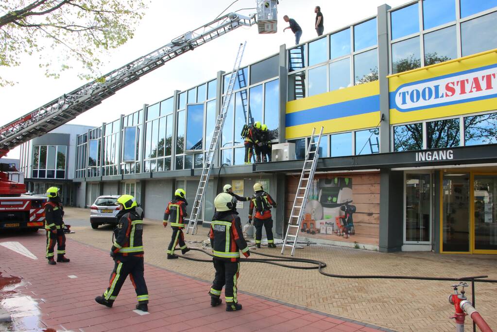 Brand in spouwmuur bij dakwerkzaamheden Toolstation