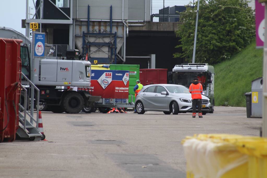 Persoon gewond door incident op terrein van HVC Afvalbrengstation