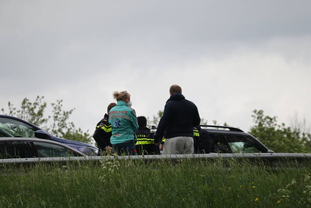 Kop-staartbotsing tussen meerdere voertuigen