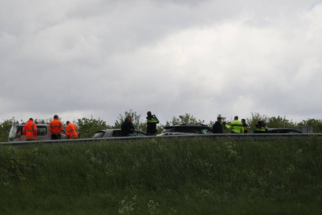 Kop-staartbotsing tussen meerdere voertuigen