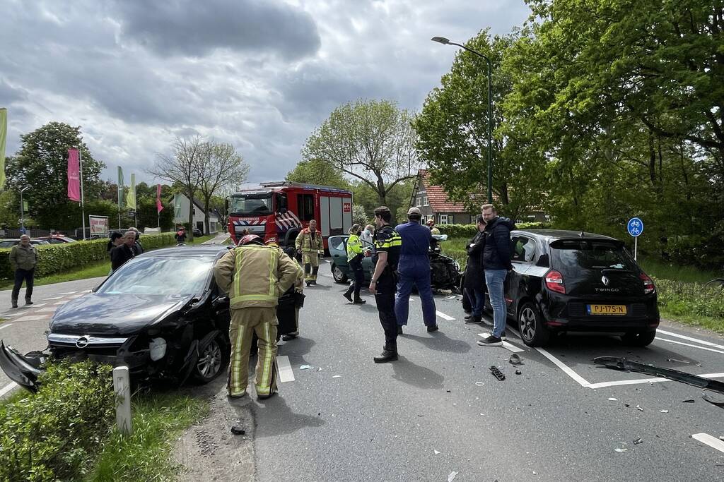 Meerdere gewonden bij flinke crash