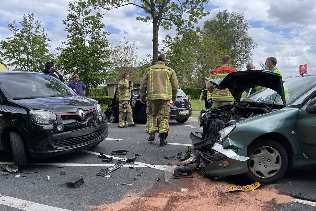 Meerdere gewonden bij flinke crash