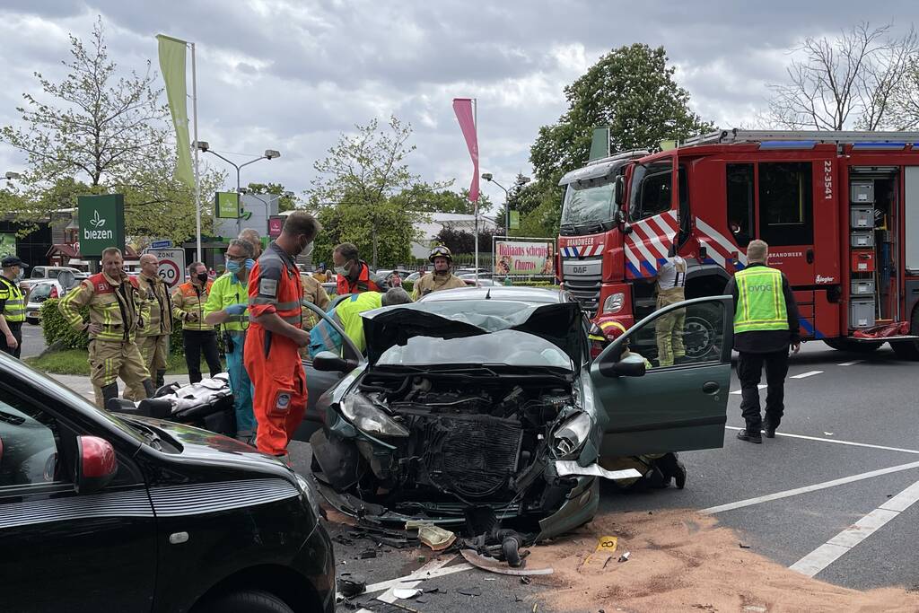 Meerdere gewonden bij flinke crash