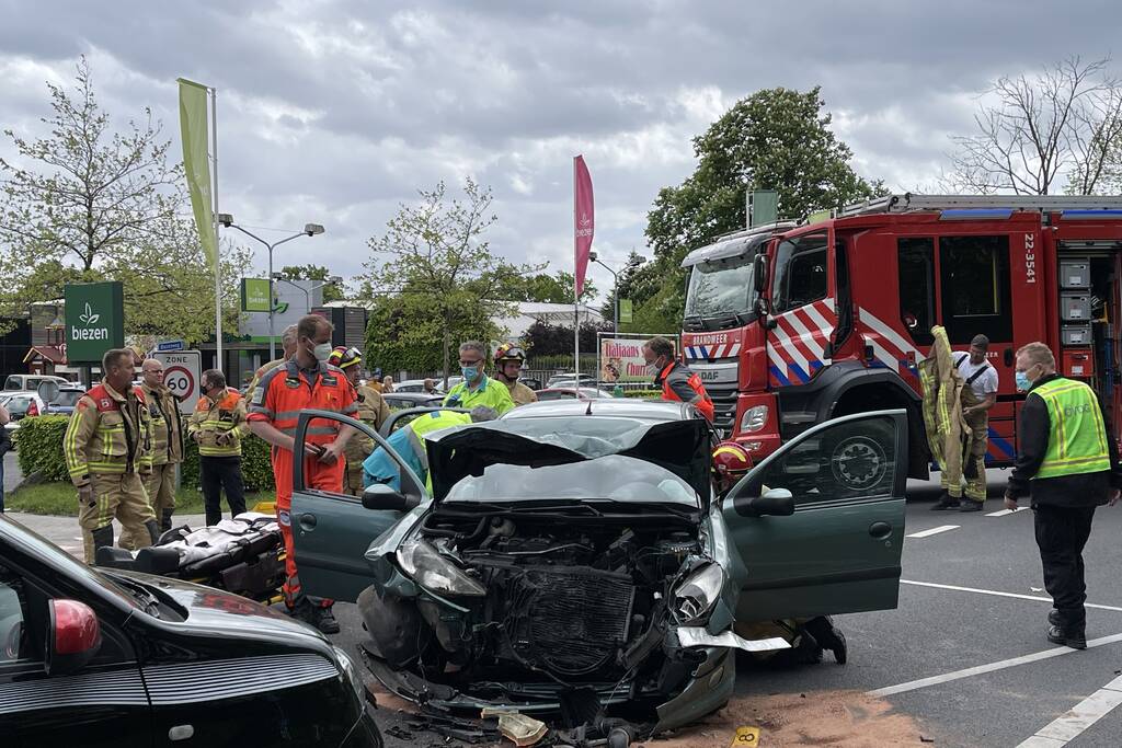 Meerdere gewonden bij flinke crash