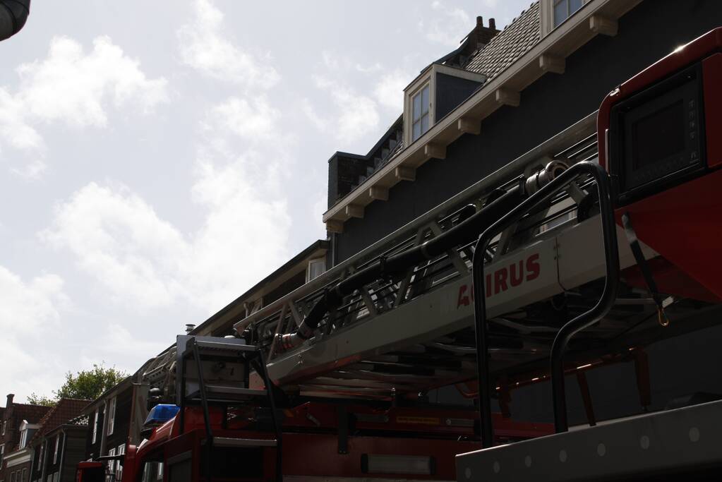 Dakbedekking waait los van pand