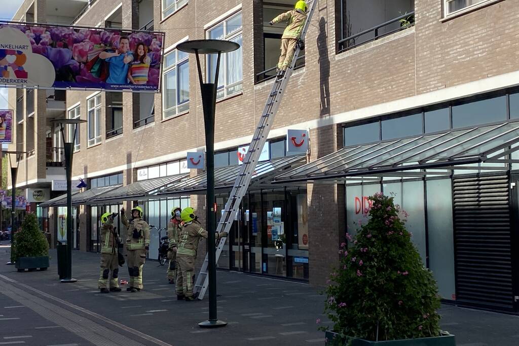 Spandoeken losgewaaid