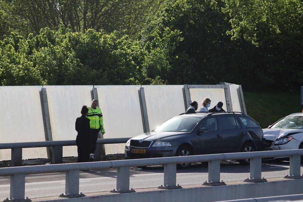 Veel schade bij kop-staartbotsing