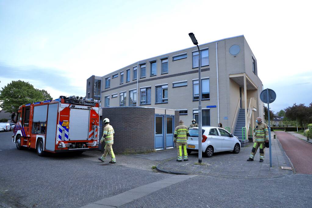 Brandweer ingezet voor loshangend zonnescherm