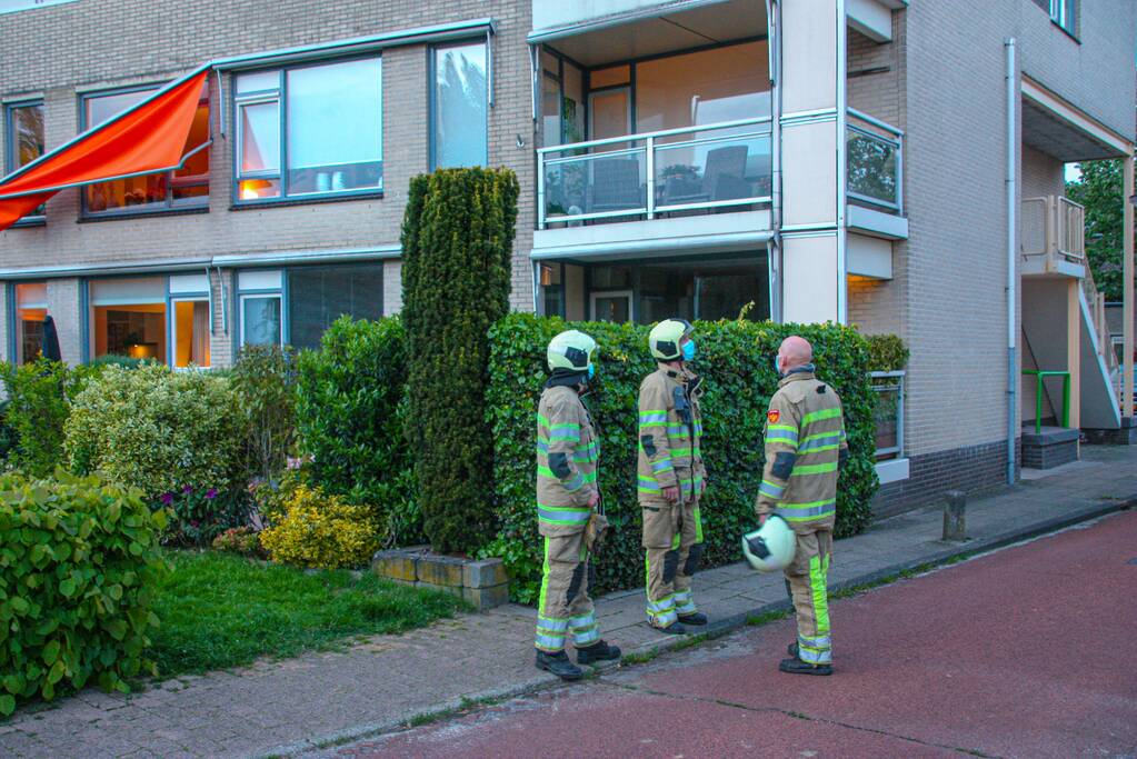 Brandweer ingezet voor loshangend zonnescherm