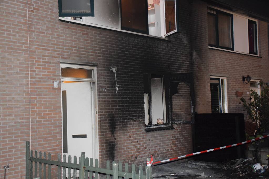 Woning zwaar beschadigd door brand