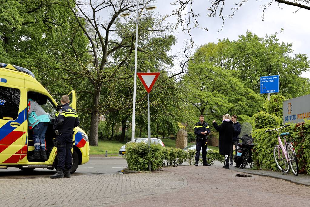 Gewonde bij ongeval tussen scooter en fietser