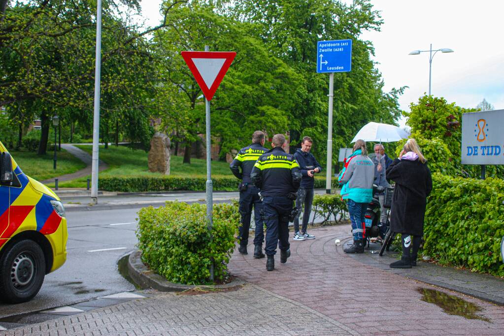 Gewonde bij ongeval tussen scooter en fietser