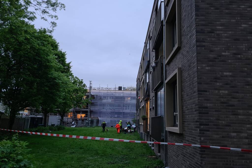 Traumahelikopter ingezet voor val van balkon