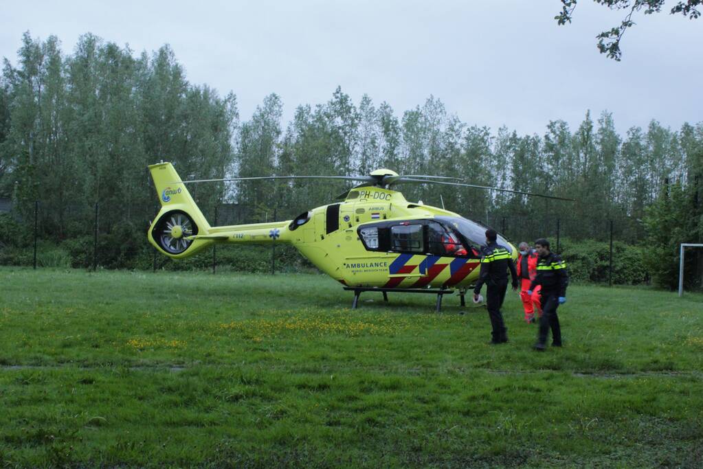 Traumahelikopter ingezet voor val van balkon