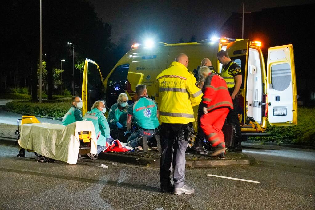 Persoon zwaargewond na ongeval met motorscooter