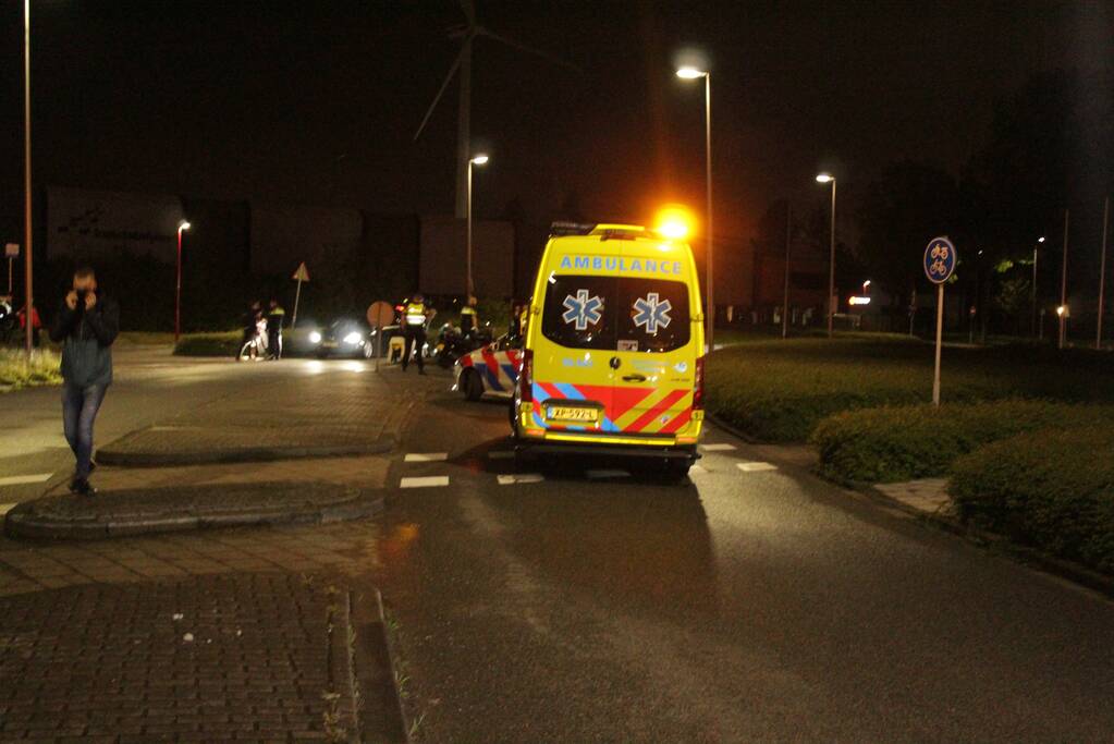 Persoon zwaargewond na ongeval met motorscooter