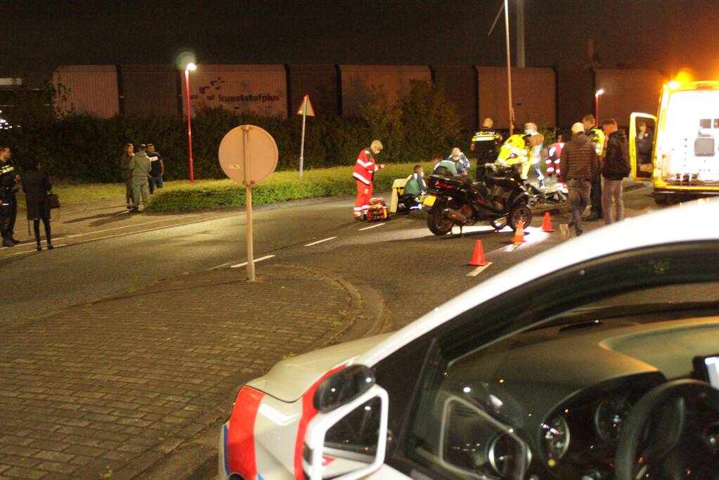 Persoon zwaargewond na ongeval met motorscooter
