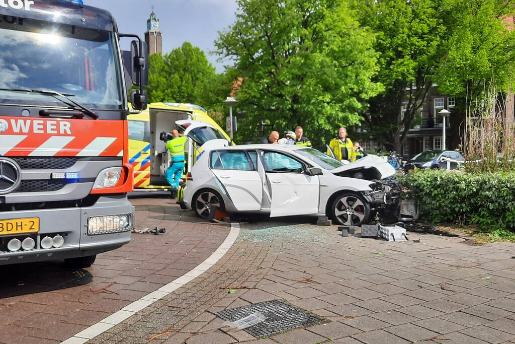 Persoon bekneld na eenzijdig ongeval