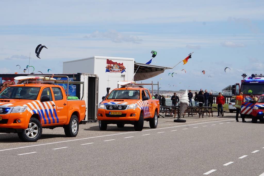 Personenauto belandt in de zee