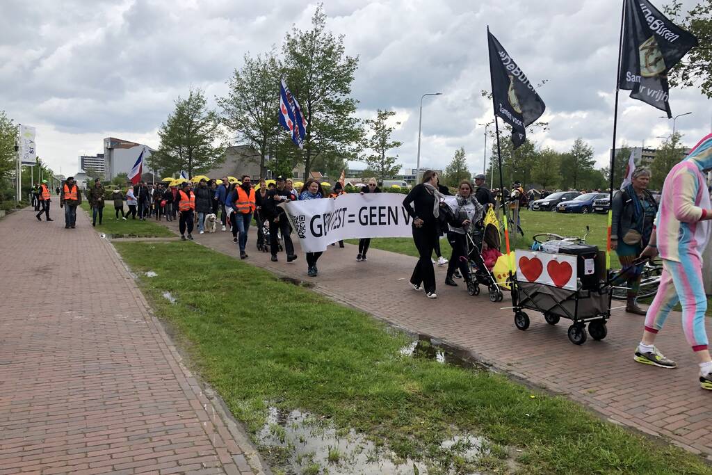 Honderden mensen lopen vrijheidsmars