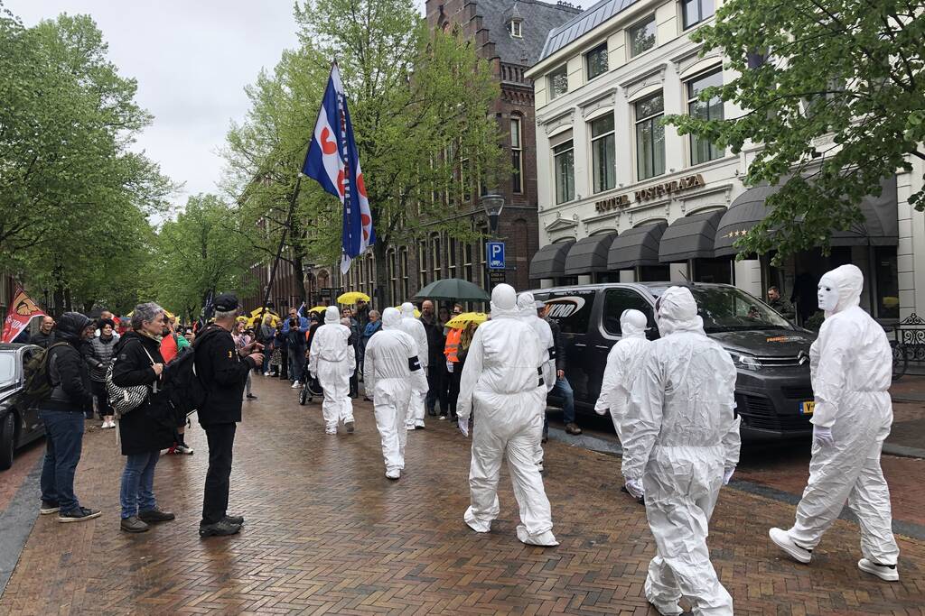 Honderden mensen lopen vrijheidsmars