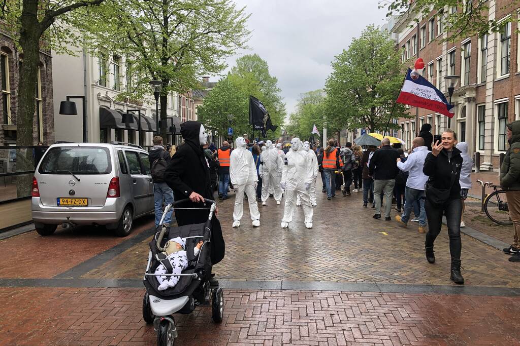Honderden mensen lopen vrijheidsmars