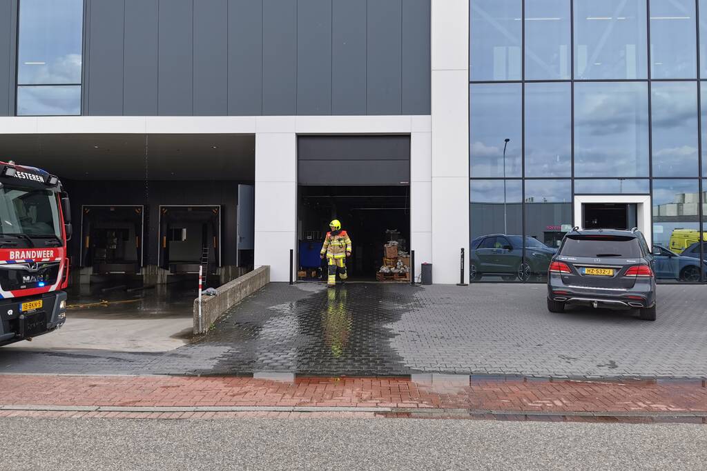 Pand stroomt leeg met water na brandmelding