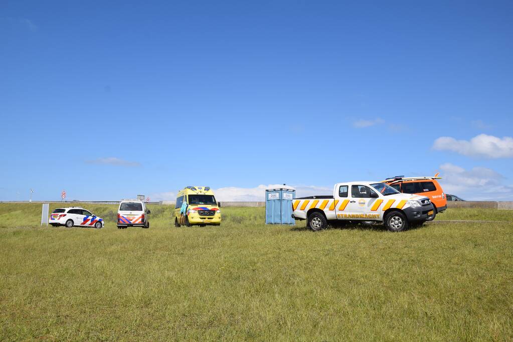 Illegale vissers aangehouden bij stormvloedkering