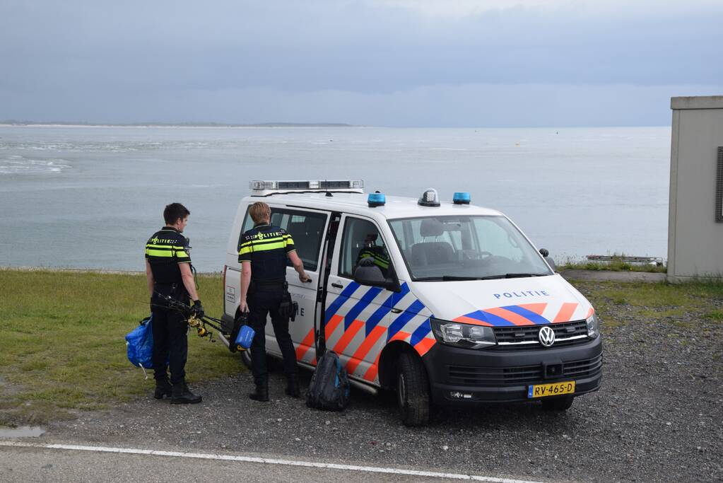 Illegale vissers aangehouden bij stormvloedkering