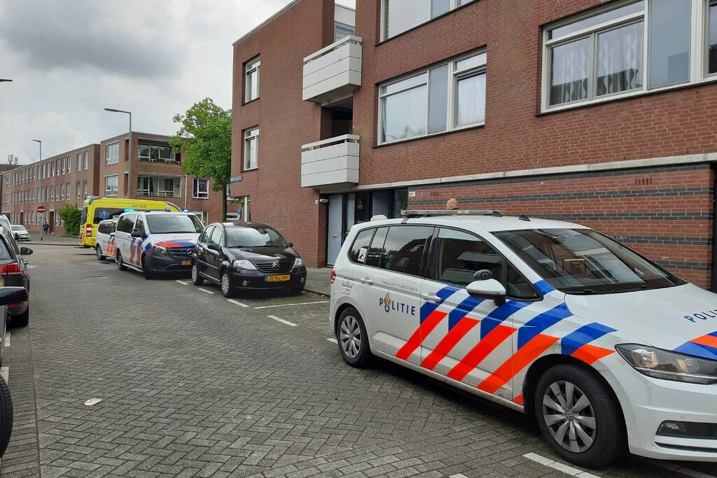 Een dode en ernstig gewonde bij steekpartij