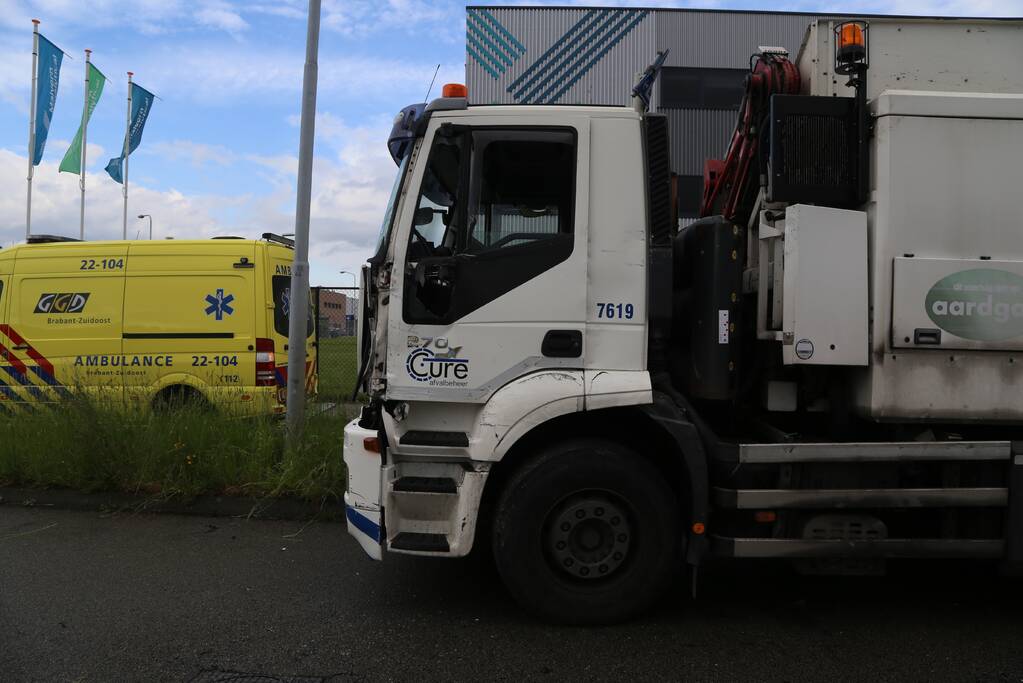 Vrachtwagens botsen bij keeractie