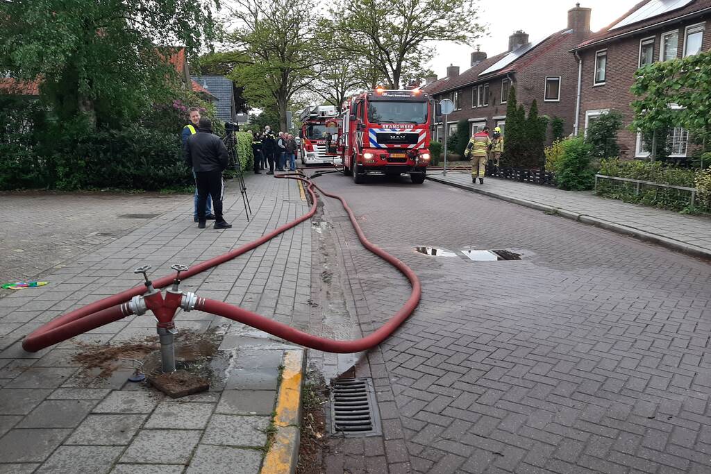 Uitslaande brand in garage van woning