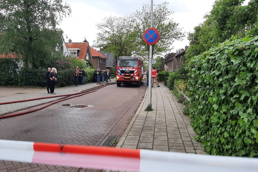 Uitslaande brand in garage van woning