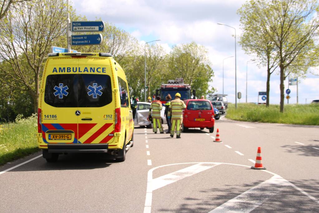 Flinke schade bij ongeval op kruising