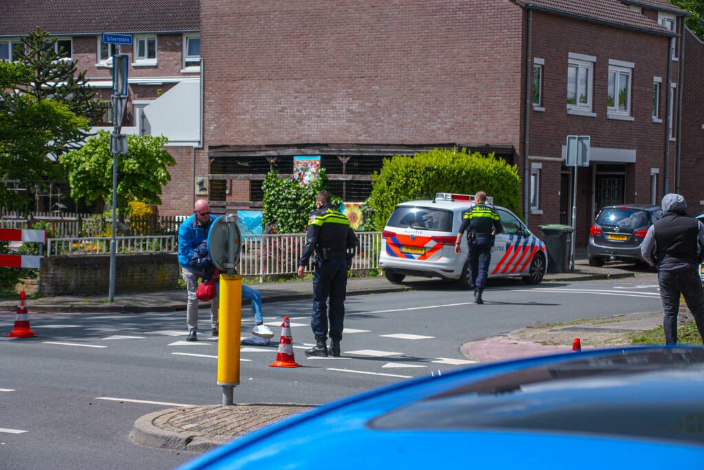 Scooter aangereden door auto op kruising