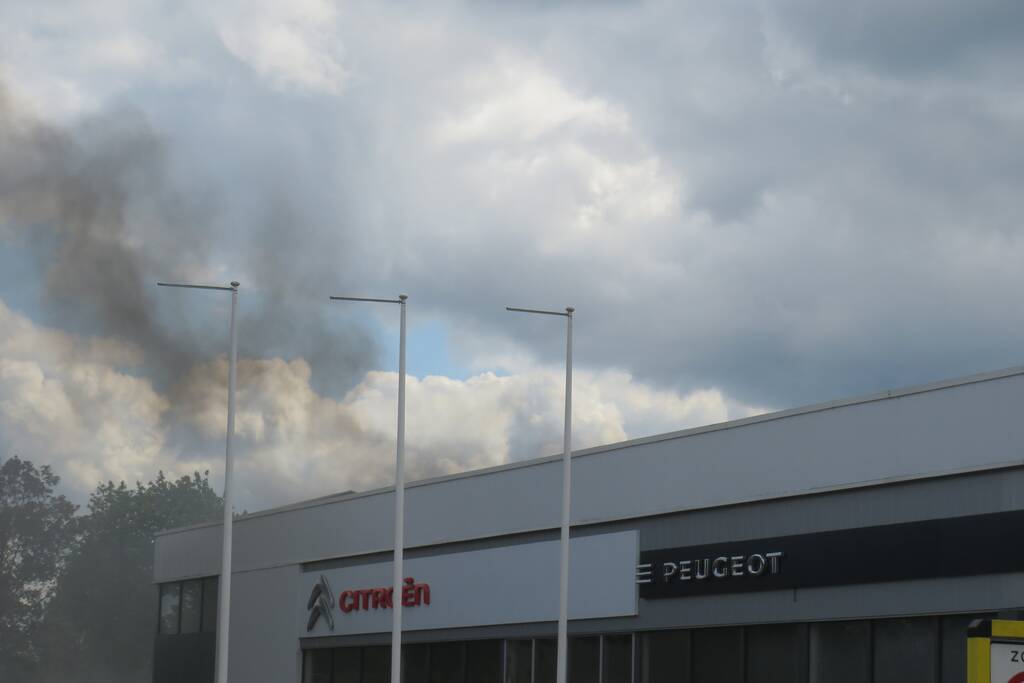 Grote brand in Citroën-garage Visscher PGH Tiel