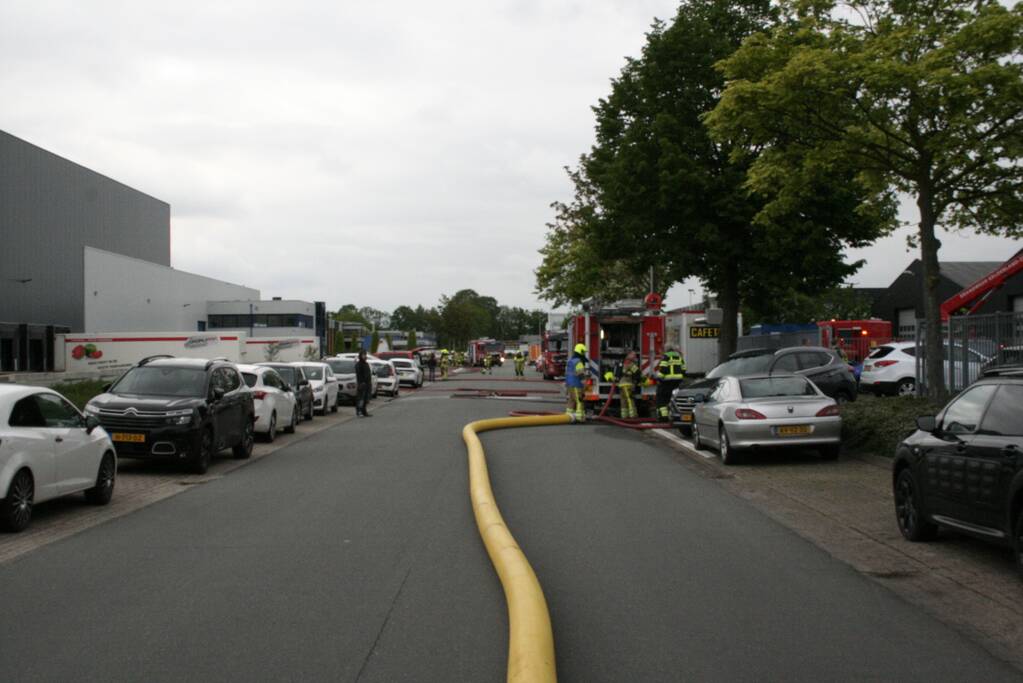 Grote brand in Citroën-garage Visscher PGH Tiel