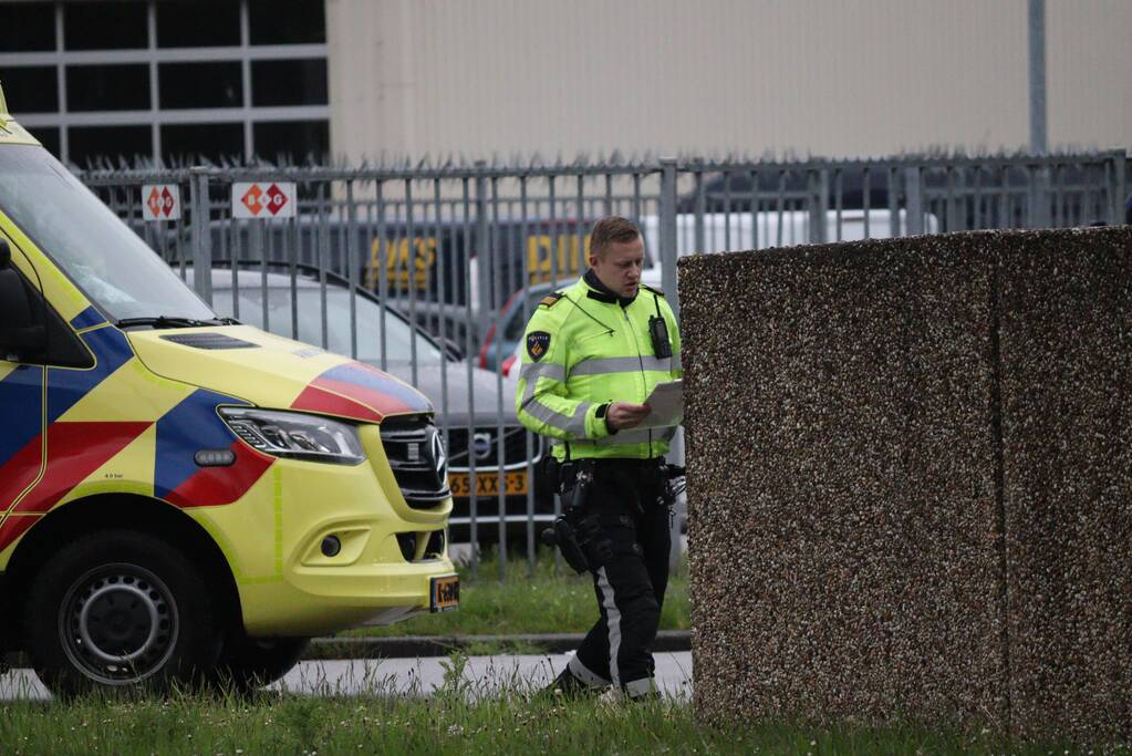 Brommobiel botst op personenauto