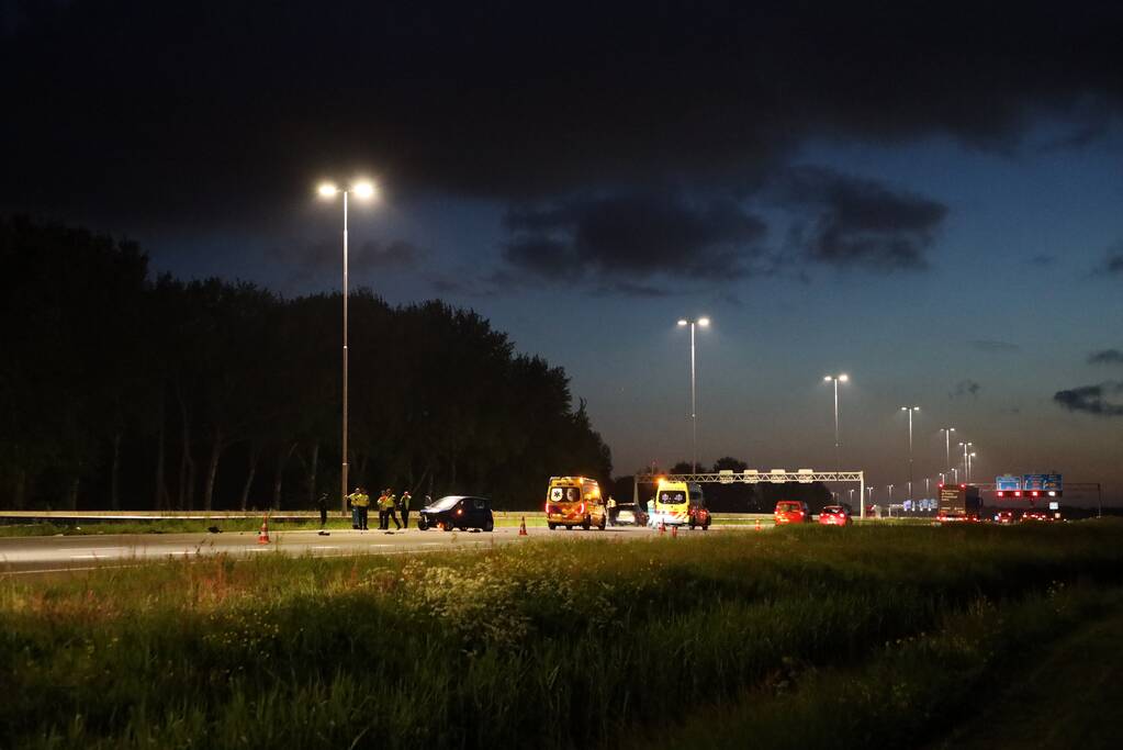 Flinke schade na eenzijdige aanrijding op snelweg