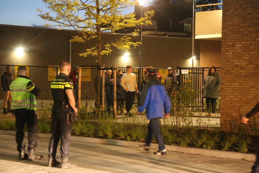 Brandweer blust brand in Laborhuis