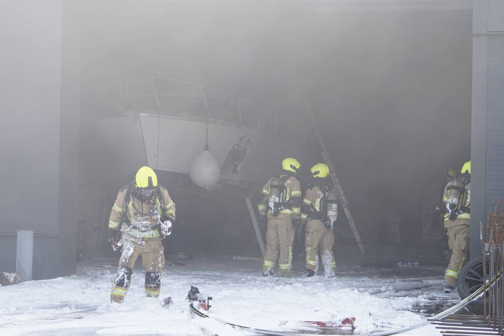 Boot in loods vat vlam